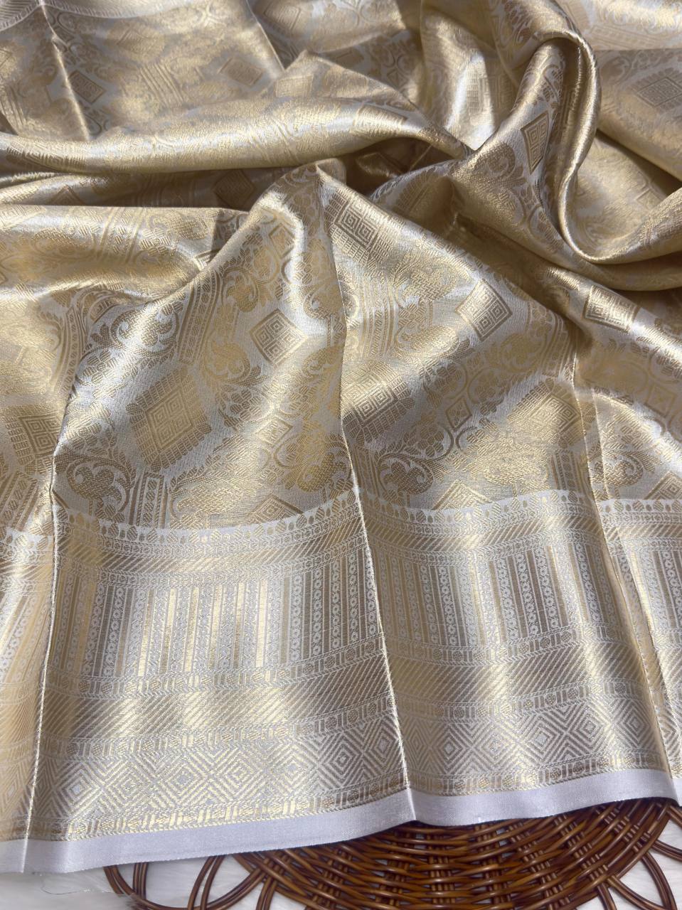 beautiful banarsi handloom