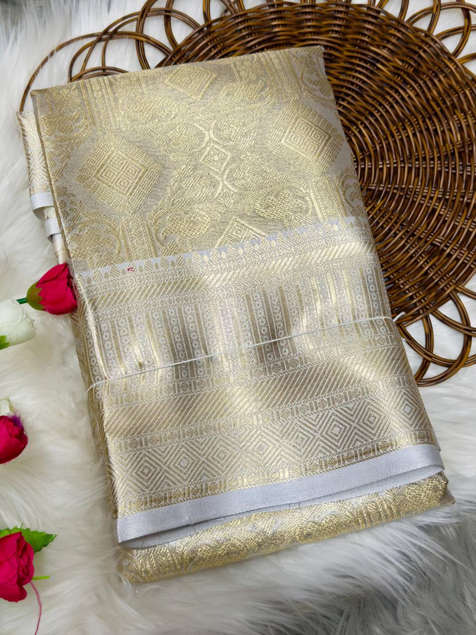 beautiful banarsi handloom