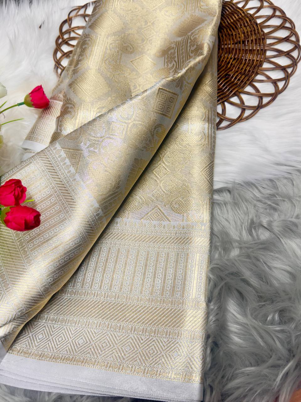 beautiful banarsi handloom