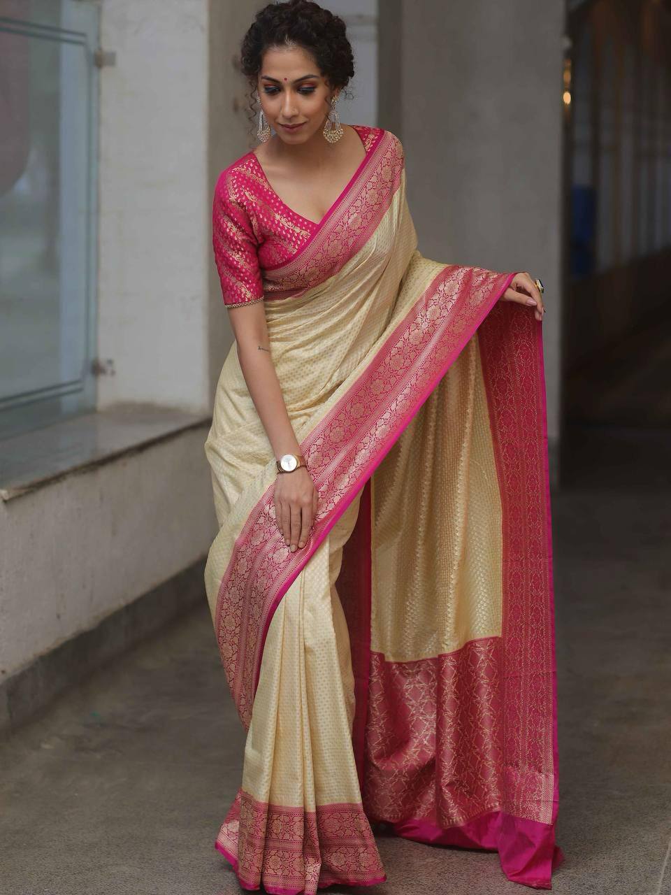 Vanya Lichi Drape
