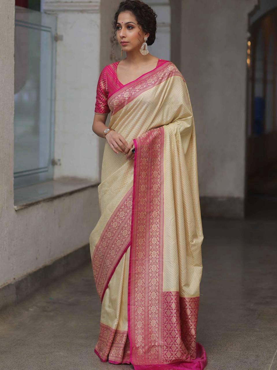 Vanya Lichi Drape