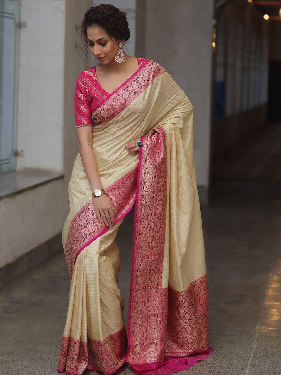 Vanya Lichi Drape